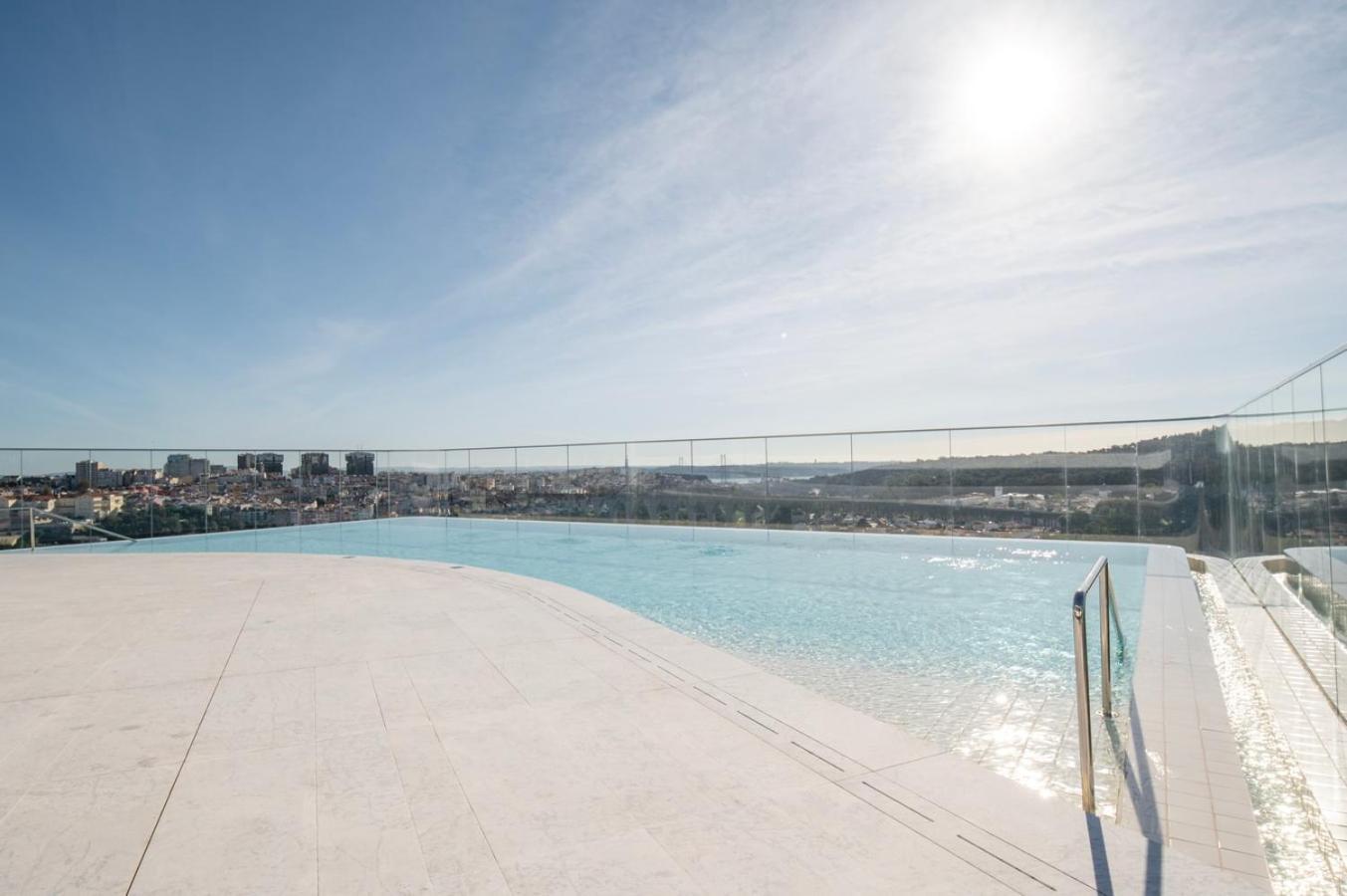 Apartment Saudade - 1 Bedroom And Shared Pool In Campolide